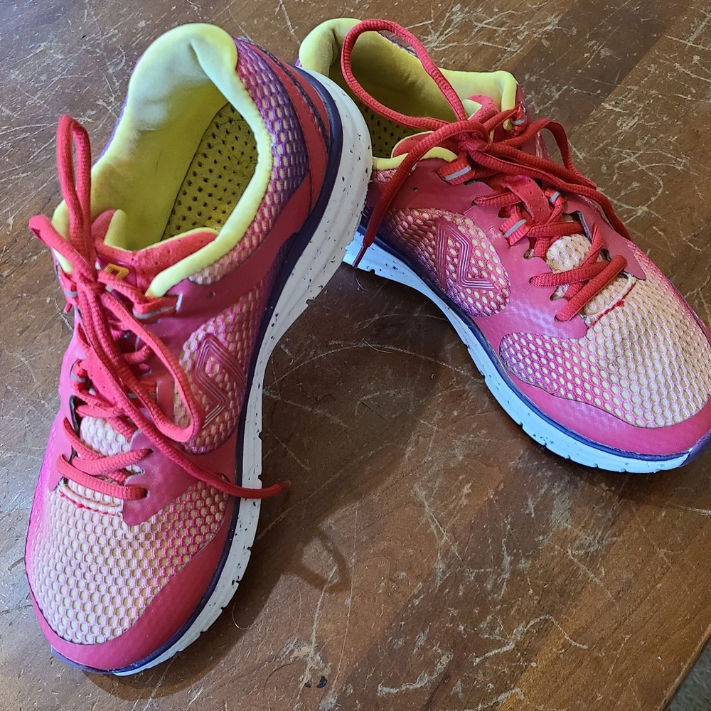 Vionic 335 Elation Women's Walking Shoes Tennis Shoes Sneakers Size 8
